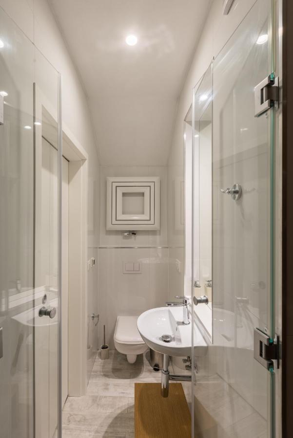 Tcz Wozna Aparthotel Poznan Bagian luar foto
