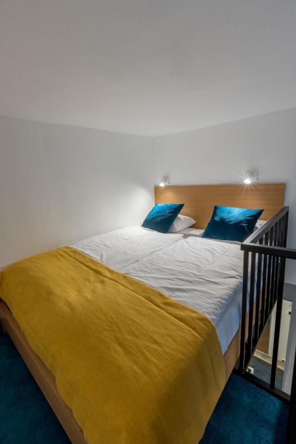 Tcz Wozna Aparthotel Poznan Bagian luar foto